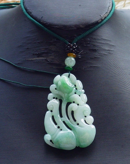 Certified Hand Carved Green Natural Myanmar Burma A Jade jadeite Bee Lotus Lucky Amulet Pendant Necklace