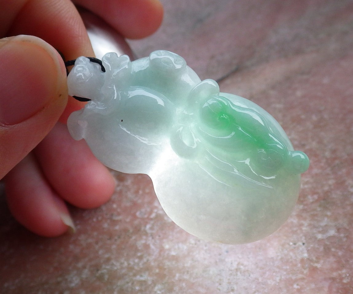 Certified Hand Carved Green Natural Myanmar Burma A Jade jadeite Bat Money Coin Bag Pendant Necklace