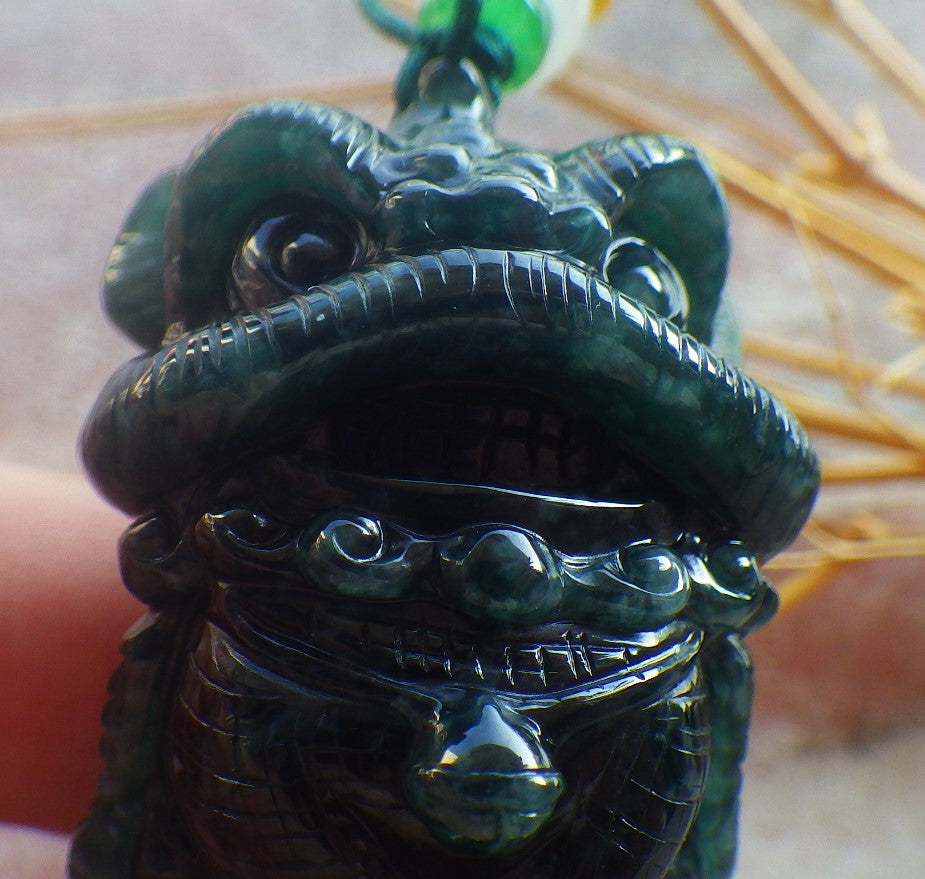 Certified Hand Carved Natural Myanmar Burma A Jade jadeite Dragon Lion Lucky Amulet Pendant Necklace