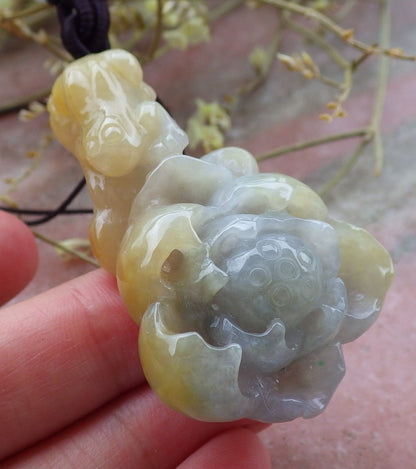 Certified Hand Carved Yellow 100% Natural Burma Grade A Jade Jadeite Lotus Flower Frog Pendant Necklace