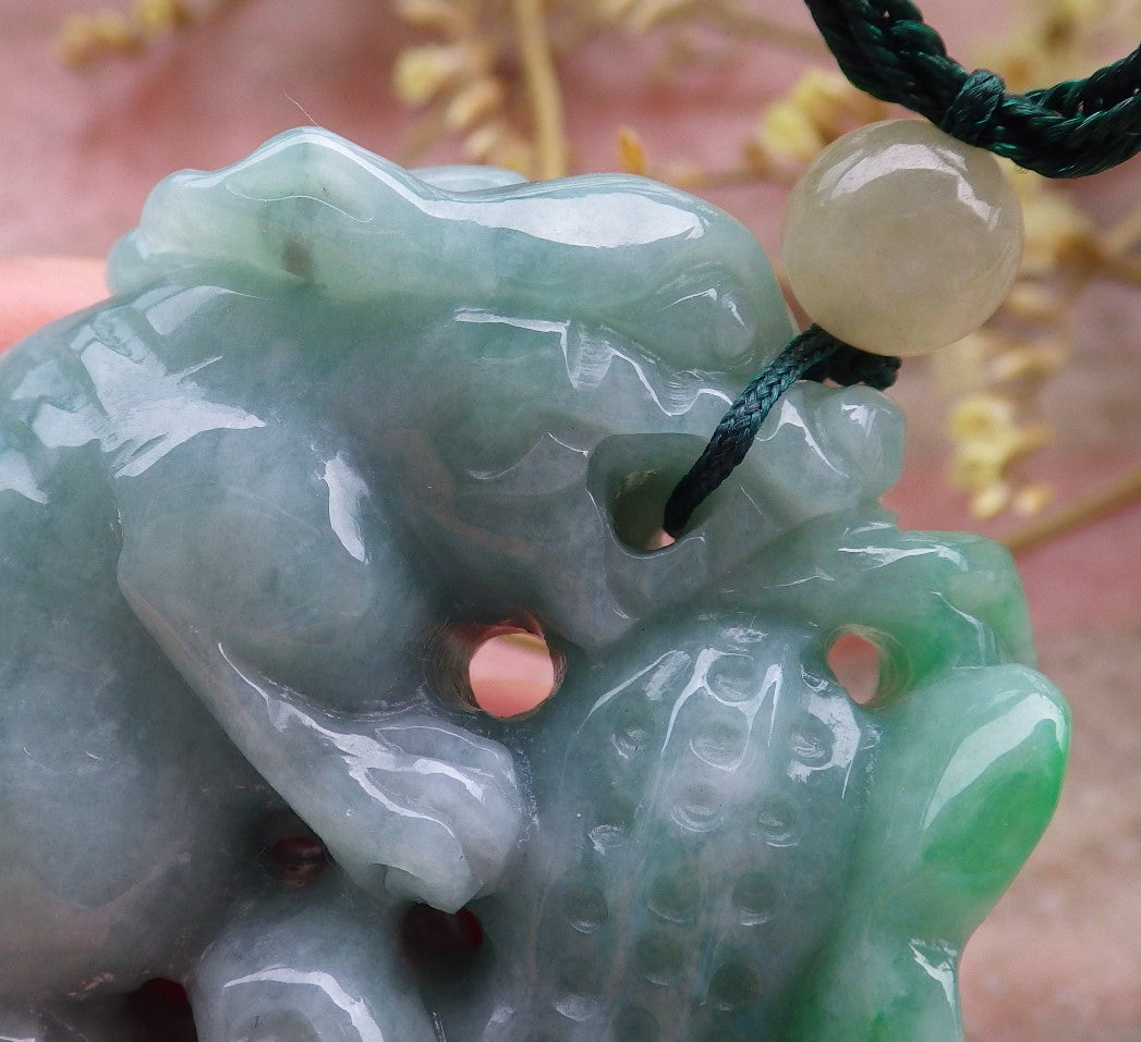 Certified Hand Carved Green 100% Natural Myanmar Burma A Jade Jadeite Ruyi Pi Xiu Peanut Pendant Necklace