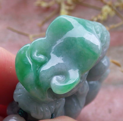 Certified Hand Carved Green 100% Natural Myanmar Burma A Jade Jadeite Ruyi Pi Xiu Peanut Pendant Necklace